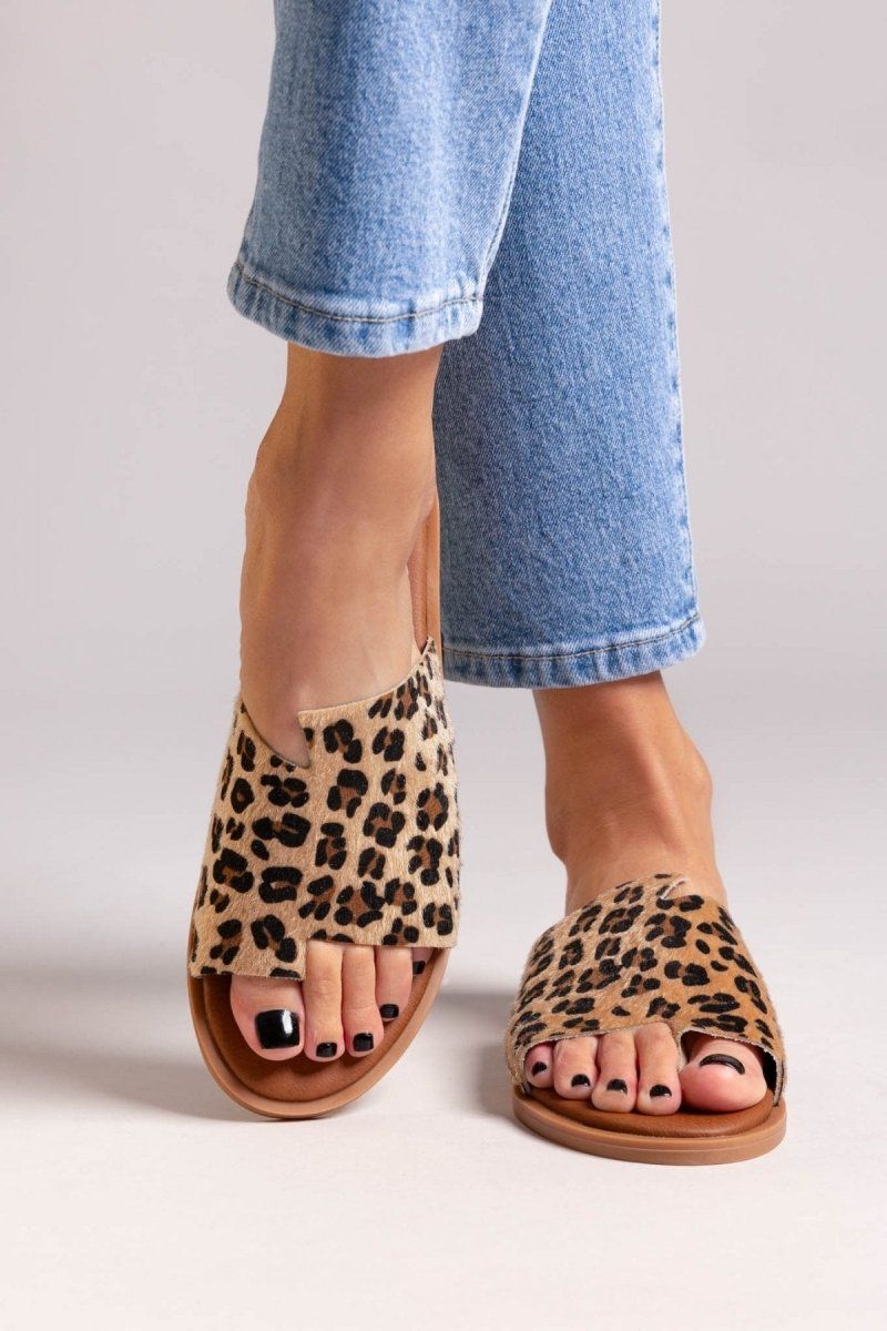 Σανδάλια καστόρινα με ασύμμετρη φάσα Estil - Leopard - thefashionproject.gr - Estil