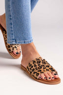 Σανδάλια καστόρινα με ασύμμετρη φάσα Estil - Leopard - thefashionproject.gr - Estil