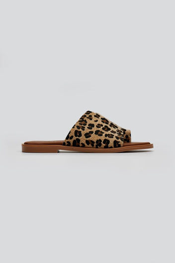 Σανδάλια καστόρινα με ασύμμετρη φάσα Estil - Leopard - thefashionproject.gr - Estil
