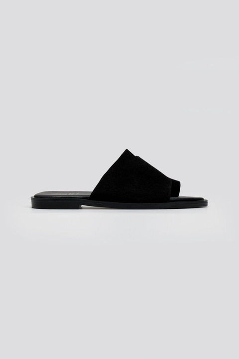 Sandali in camoscio Asymmetric con cinturino - Nero