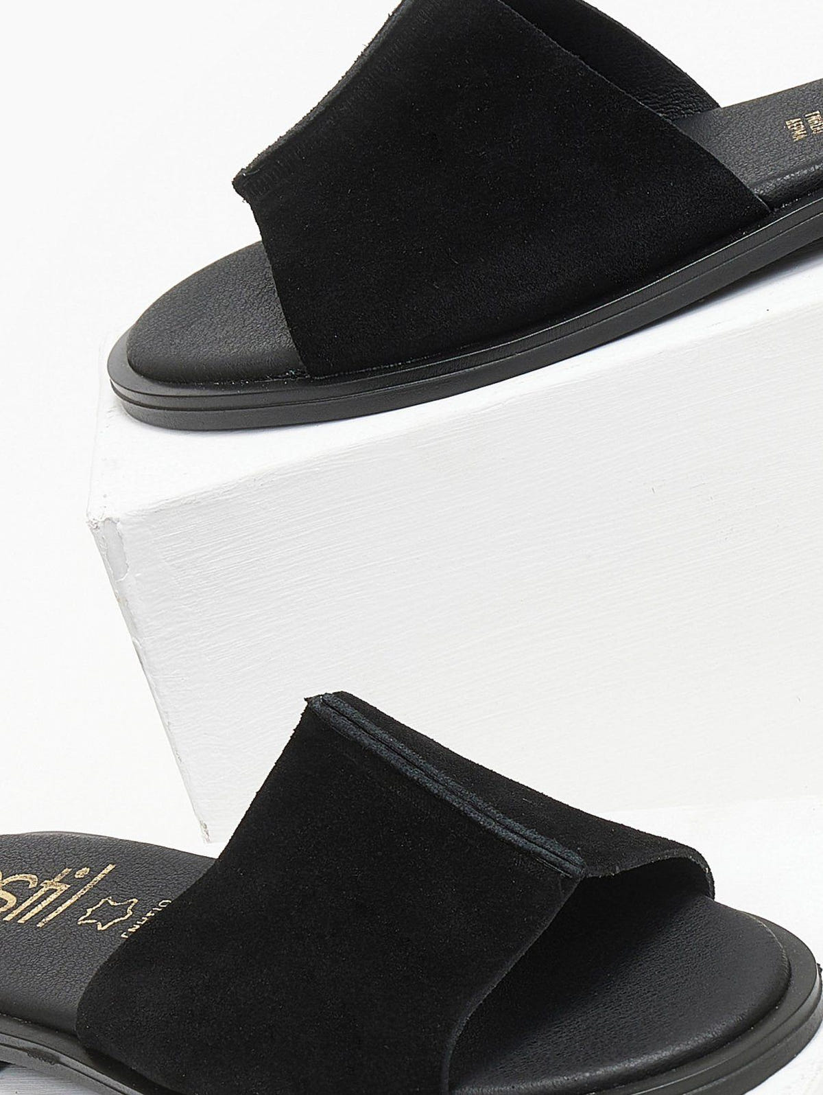 Σανδάλια καστόρινα με ραφή estil - Μαύρο - thefashionproject.gr - Estil