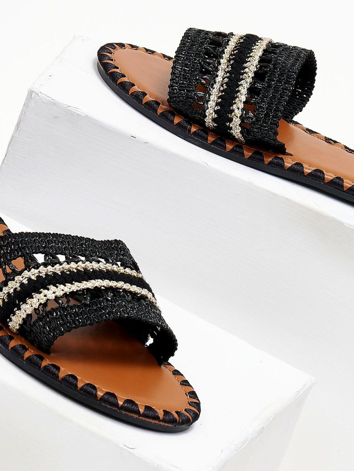 Σανδάλια με φάσα από ψάθα ERYNN - Μαύρο - thefashionproject.gr - ERYNN
