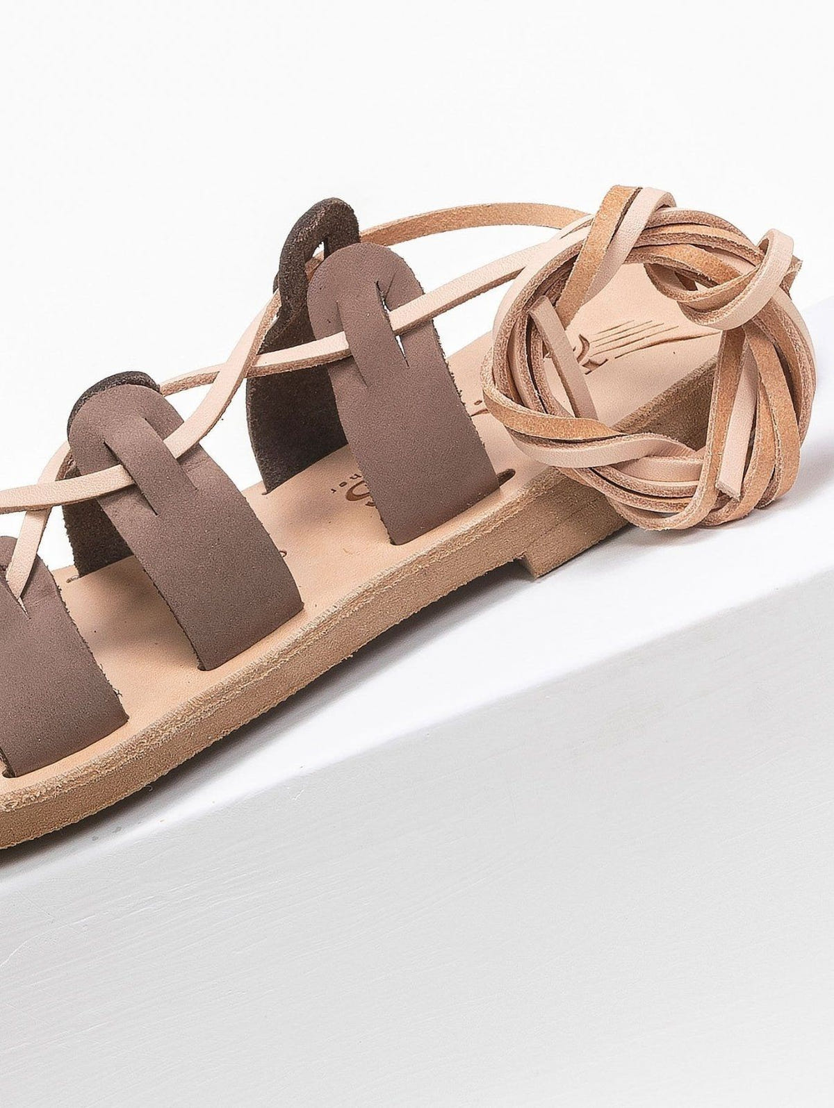 Σανδάλια με κορδόνια Iris Sandals - Πούρο - thefashionproject.gr - IRIS