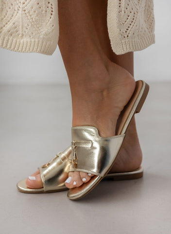 Σανδάλια με μεταλλικά charms ERYNN - Χρυσό - thefashionproject.gr - ERYNN