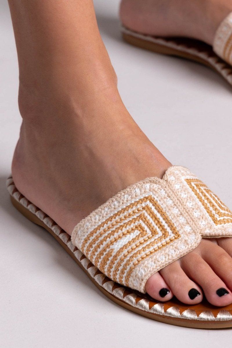 Σανδάλια με πλεκτό σχέδιο ERYNN - Μπεζ - thefashionproject.gr - ERYNN