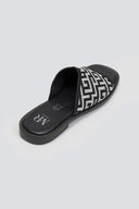 Σανδάλια με print μαίανδρο - Μαύρο - thefashionproject.gr - MIRA