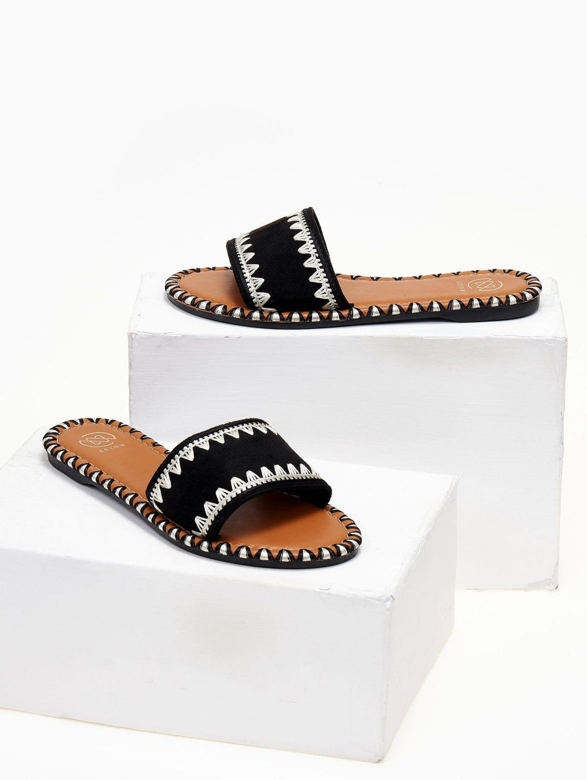 Σανδάλια με ραφές στη φάσα ERYNN - Μαύρο - thefashionproject.gr - ERYNN