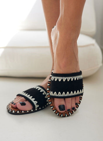 Σανδάλια με ραφές στη φάσα ERYNN - Μαύρο - thefashionproject.gr - ERYNN