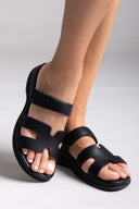 Σανδάλια με sporty σόλα και velcro - Μαύρο - thefashionproject.gr - La Coquette