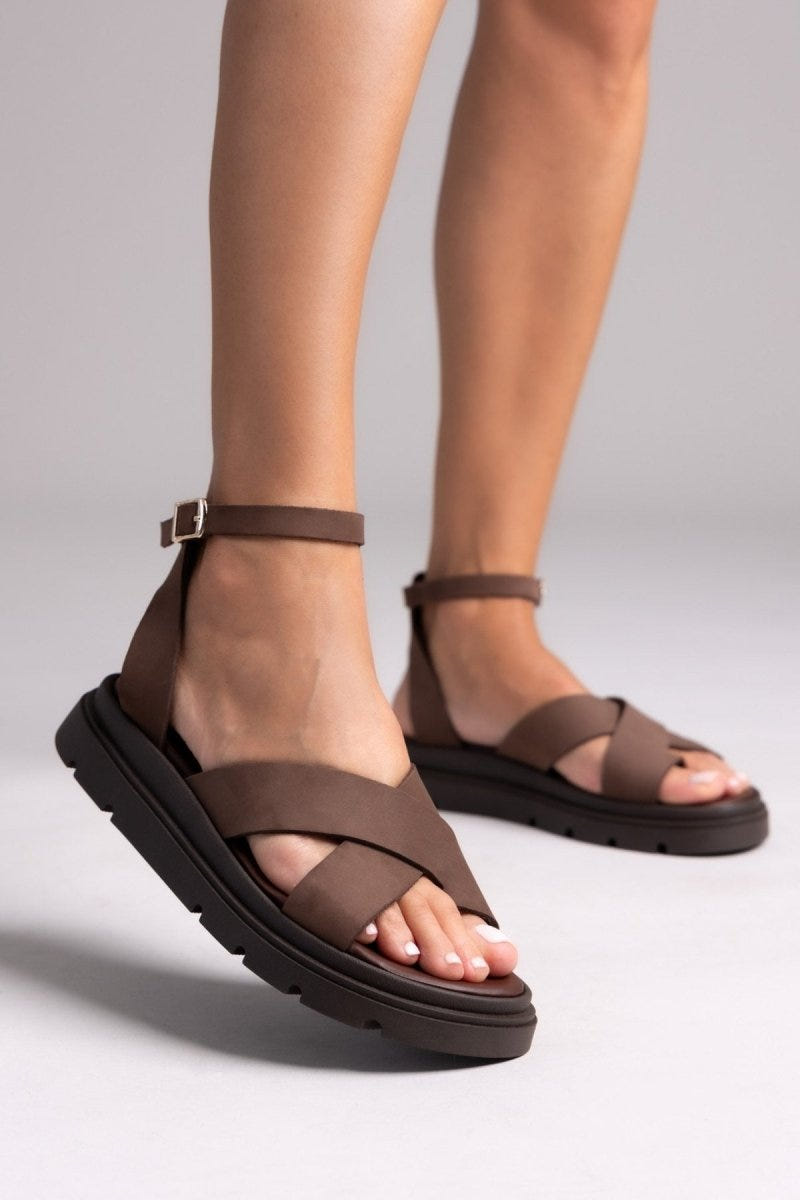 Σανδάλια nubuck δερμάτινα με μπαρέτα - Καφέ - thefashionproject.gr - TFP
