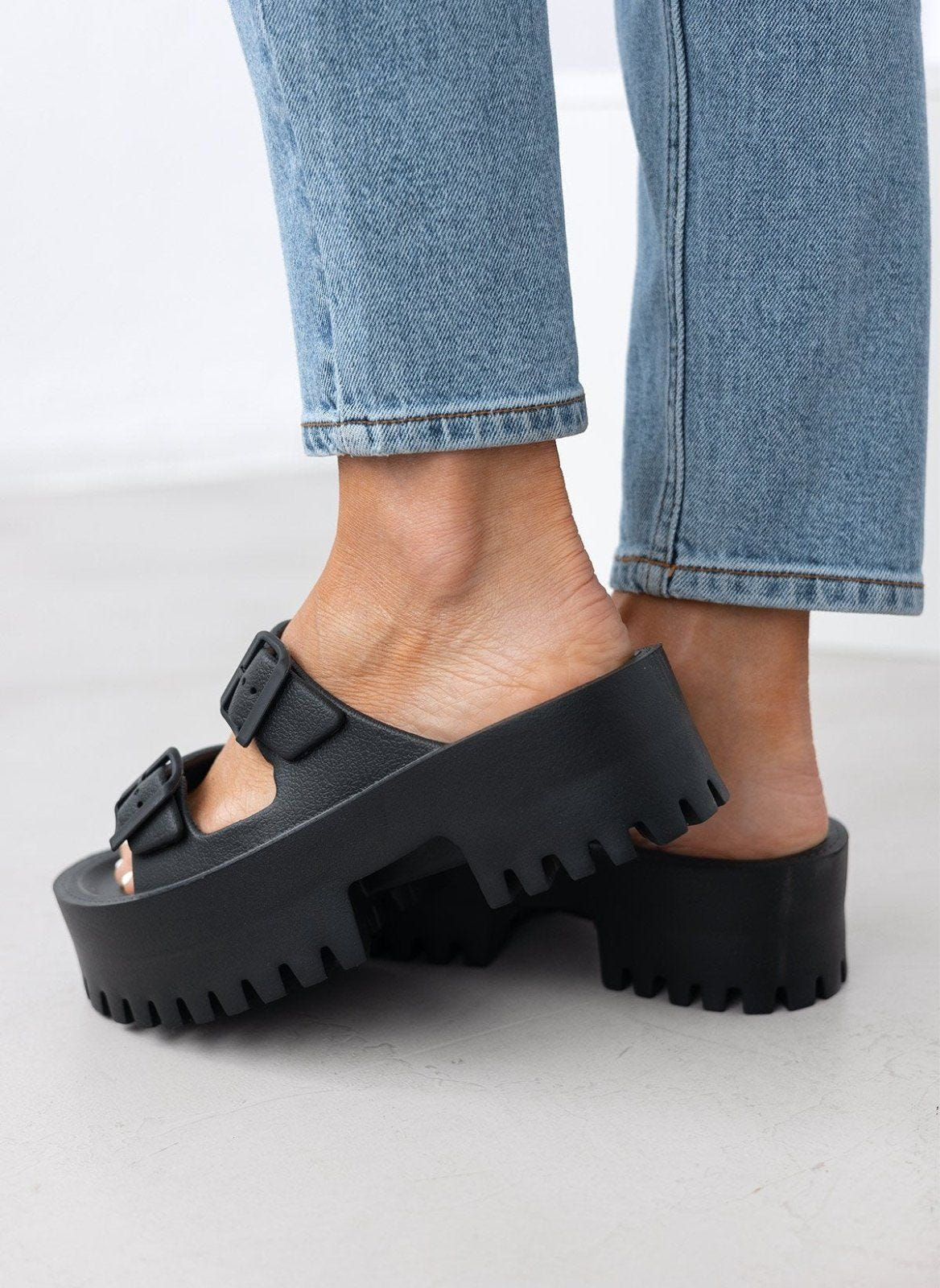 Σανδάλια platforms sporty με φάσες - Μαύρο - thefashionproject.gr - The Fashion Project