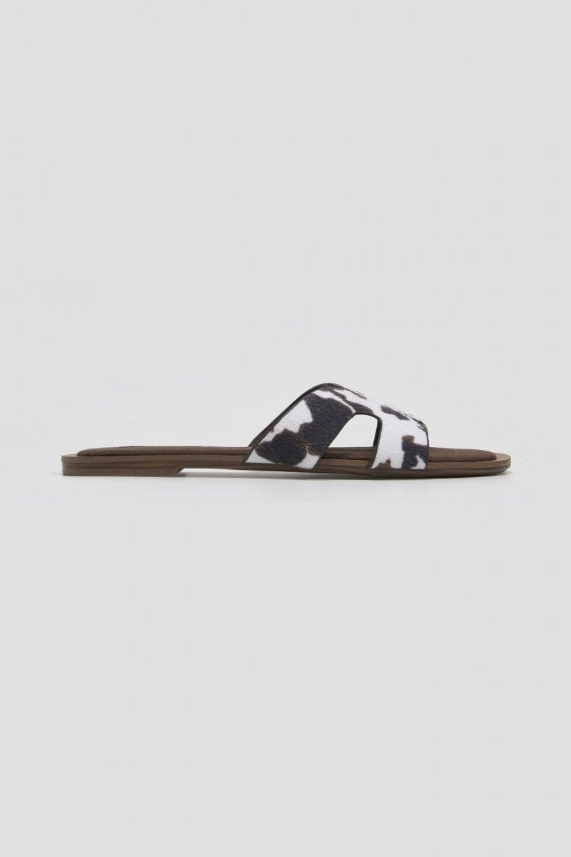 Σανδάλια ponyskin με print Corina - Καφέ - thefashionproject.gr - CORINA