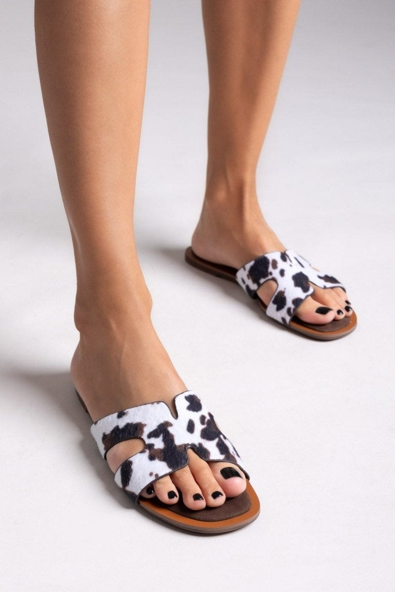Σανδάλια ponyskin με print Corina - Καφέ - thefashionproject.gr - CORINA
