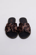 Σανδάλια ponyskin με print και περαστές φάσες Estil - Καφέ - thefashionproject.gr - Estil