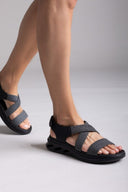Σανδάλια sporty crossover με velcro - Μαύρο - thefashionproject.gr - La Coquette