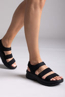 Σανδάλια sporty με δύο φάσες και velcro - Μαύρο - thefashionproject.gr - La Coquette