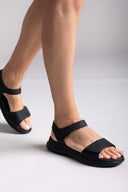 Σανδάλια sporty με φαρδιά φάσα - Μαύρο - thefashionproject.gr - La Coquette