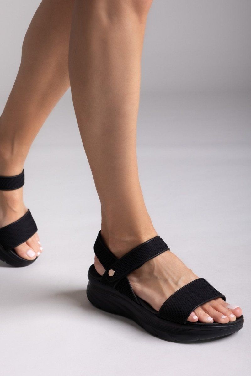 Σανδάλια sporty με velcro - Μαύρο - thefashionproject.gr - La Coquette