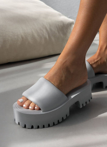 Σανδάλια sporty platforms με φαρδιά φάσα - Γκρι - thefashionproject.gr - The Fashion Project