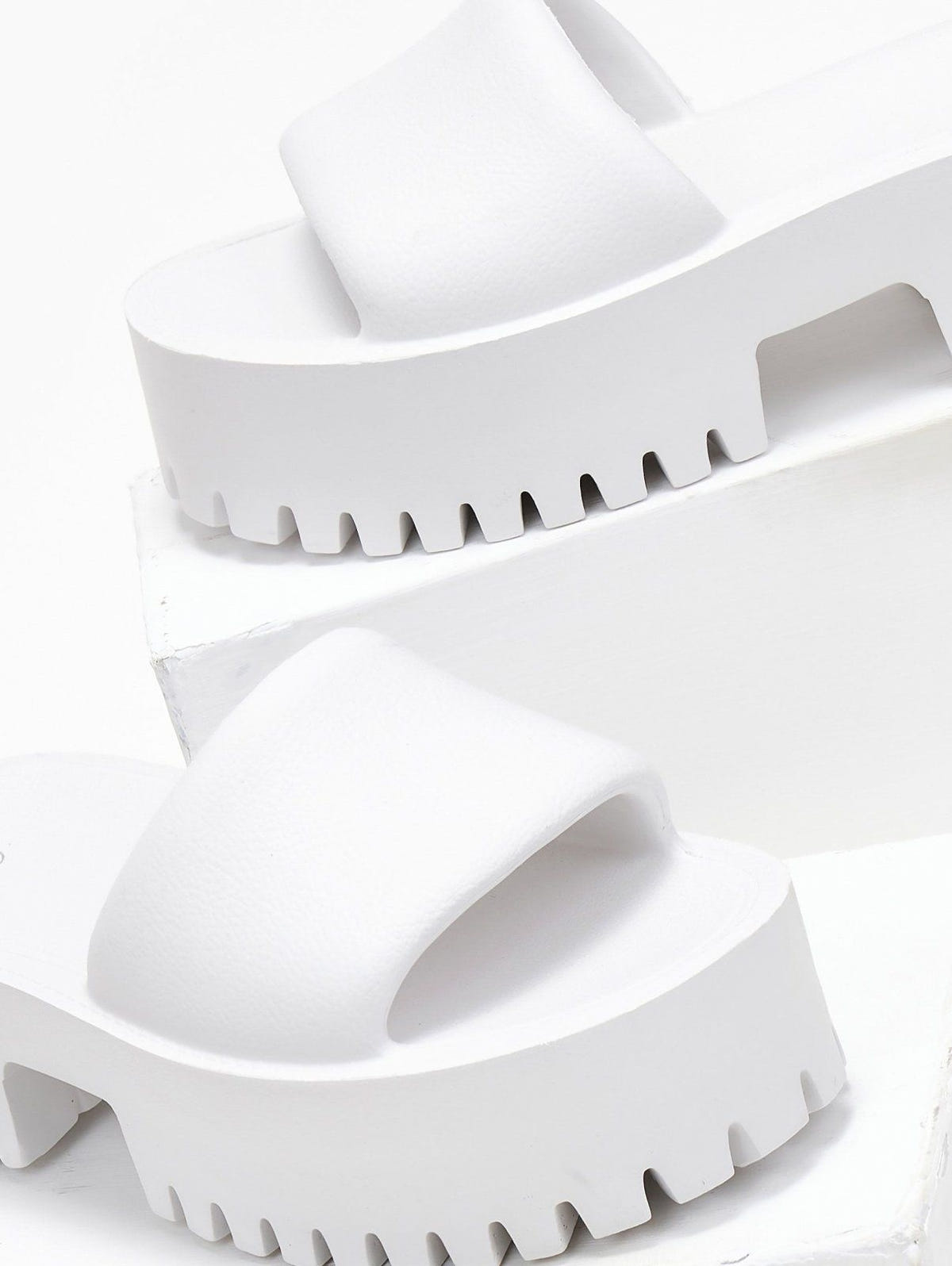 Σανδάλια sporty platforms με φαρδιά φάσα - Λευκό - thefashionproject.gr - The Fashion Project