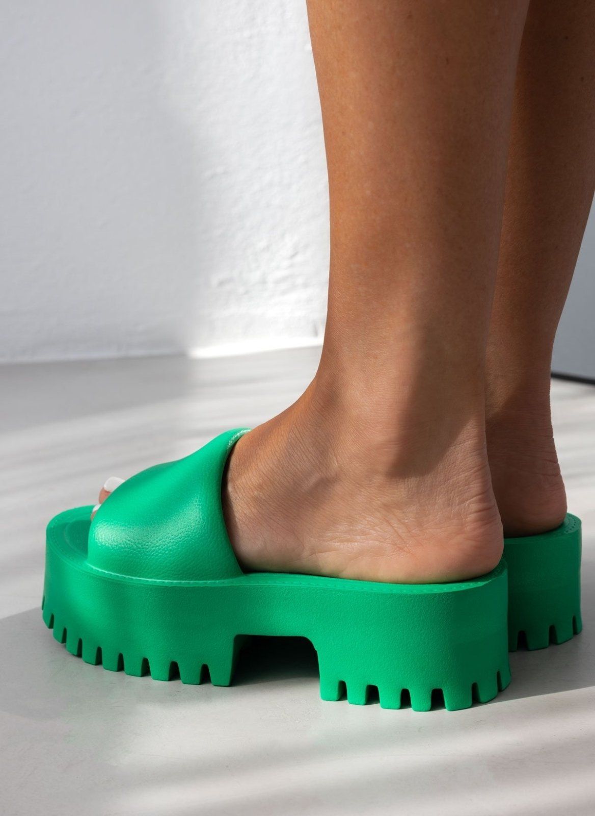 Σανδάλια sporty platforms με φαρδιά φάσα - Πράσινο - thefashionproject.gr - The Fashion Project
