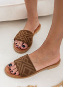 Σανδάλια suede με ανάγλυφη φάσα estil - Καφέ - thefashionproject.gr - Estil