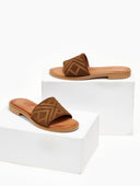 Σανδάλια suede με ανάγλυφη φάσα estil - Καφέ - thefashionproject.gr - Estil