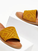 Σανδάλια suede με ανάγλυφη φάσα estil - Κίτρινο - thefashionproject.gr - Estil