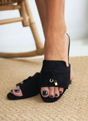 Σανδάλια suede με μεταλλικά charms ERYNN - Μαύρο - thefashionproject.gr - ERYNN