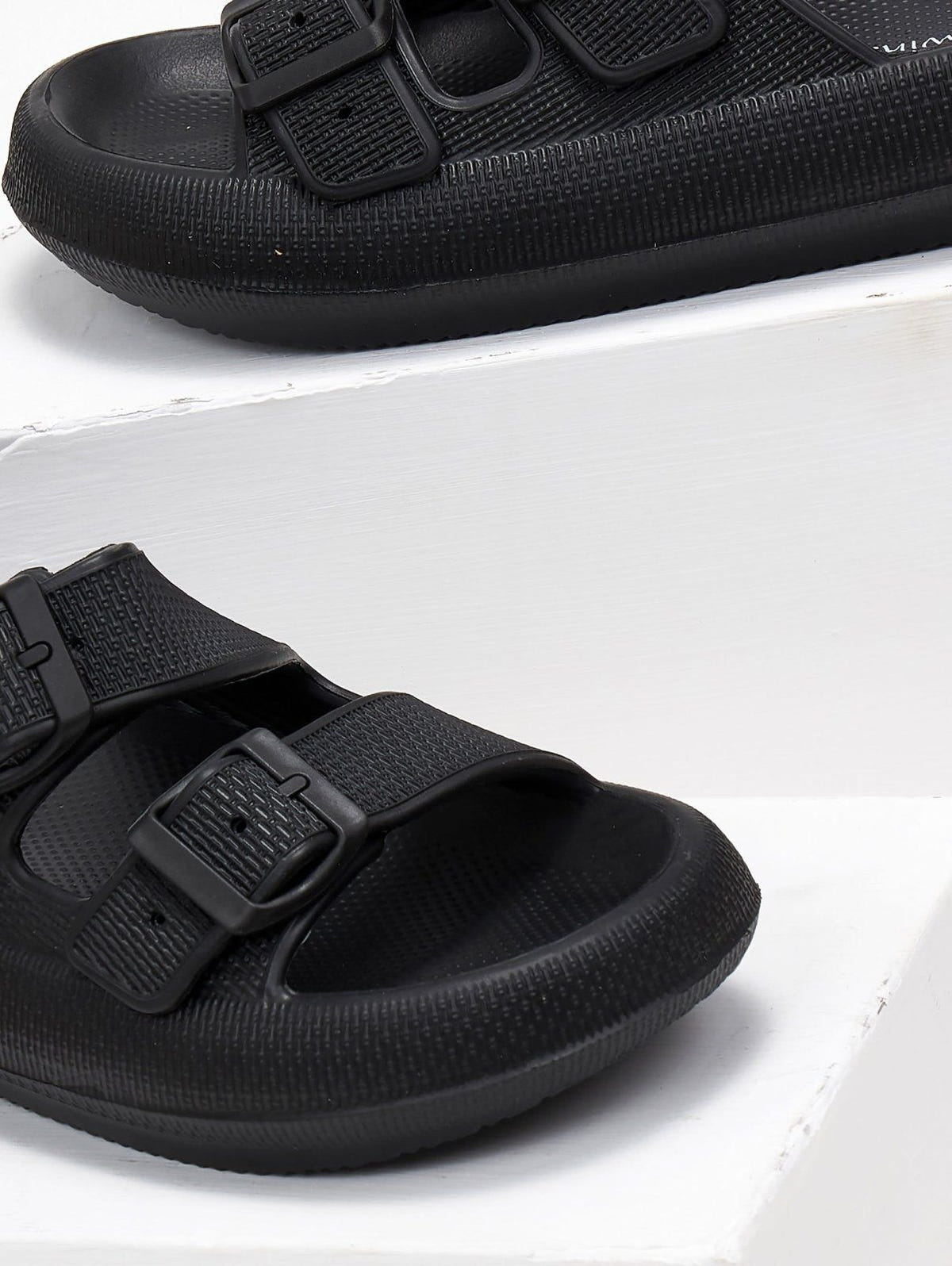 Slides ελαφριά με φάσες - Μαύρο - thefashionproject.gr - The Fashion Project