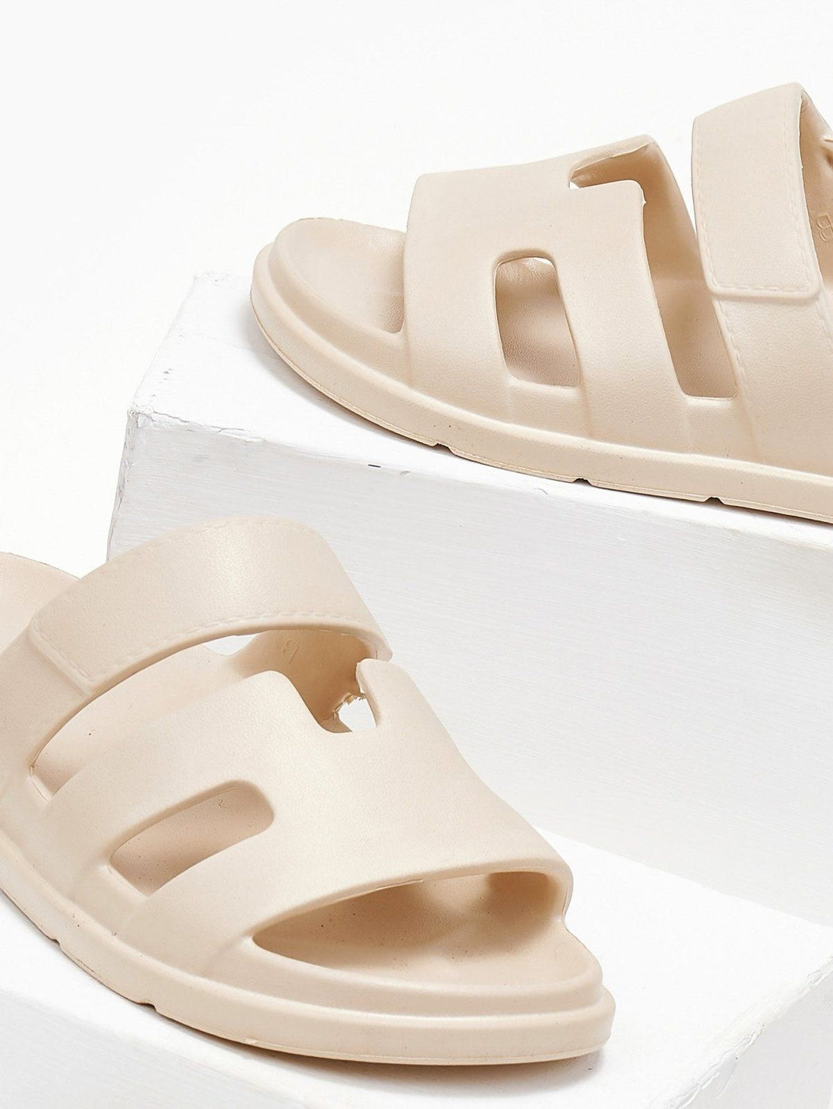 Slides με φάσα και ανατομικό σχήμα στον πάτο - Μπεζ - thefashionproject.gr - The Fashion Project