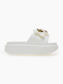 Slides με φιόγκο και μεταλλικό charm - Λευκό - thefashionproject.gr - The Fashion Project