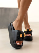 Slides με φιόγκο και μεταλλικό charm - Μαύρο - thefashionproject.gr - The Fashion Project
