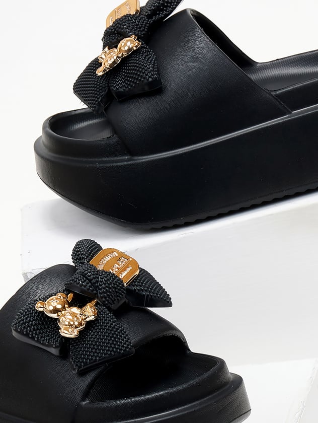 Slides με φιόγκο και μεταλλικό charm - Μαύρο - thefashionproject.gr - The Fashion Project