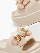 Slides με φιόγκο και μεταλλικό charm - Nude - thefashionproject.gr - The Fashion Project