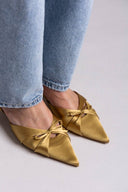 Slingback σατέν γόβες με φιόγκο CORINA - Λαδί - thefashionproject.gr - CORINA