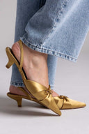 Slingback σατέν γόβες με φιόγκο CORINA - Λαδί - thefashionproject.gr - CORINA