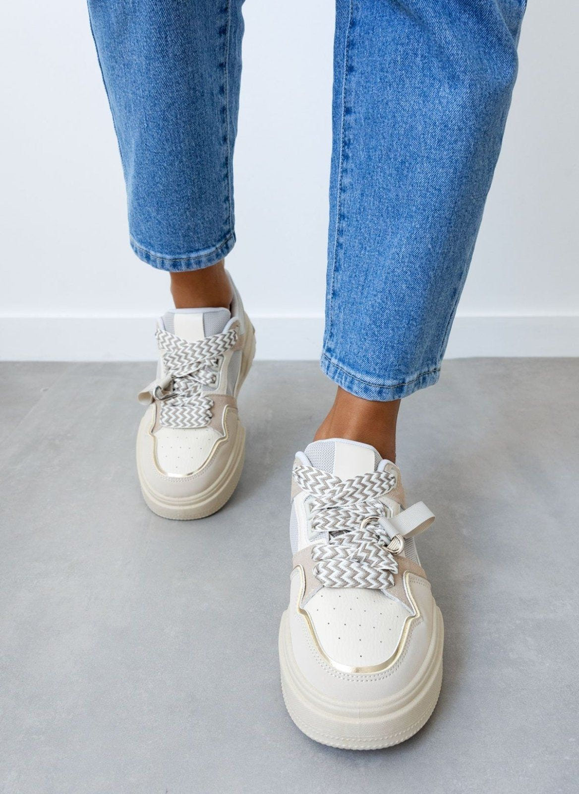 Sneakers chunky με φαρδιά κορδόνια - Μπεζ - thefashionproject.gr - MARQUIIZ