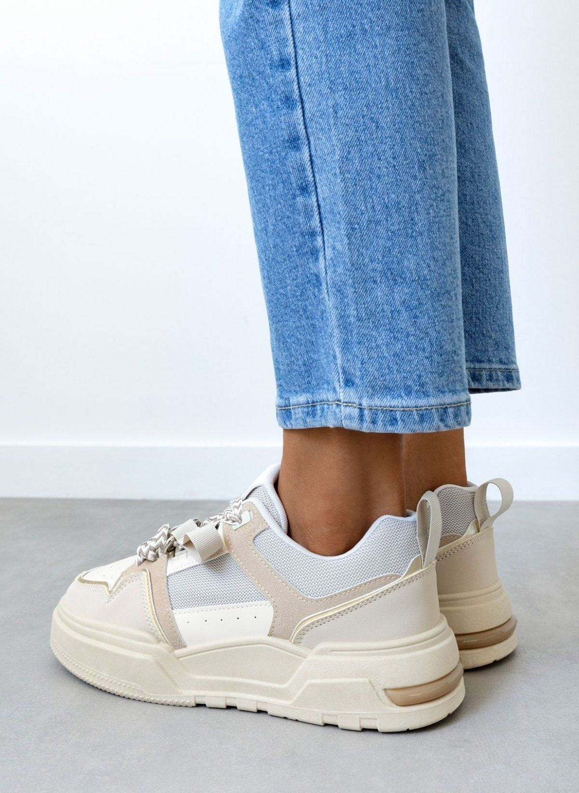 Sneakers chunky με φαρδιά κορδόνια - Μπεζ - thefashionproject.gr - MARQUIIZ