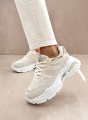 Sneakers chunky σε συνδυασμούς χρωμάτων