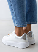 Sneakers flatforms με μεταλλικά στοιχεία - Ασημί - thefashionproject.gr - MARQUIIZ