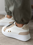 Sneakers flatforms με print στα κορδόνια