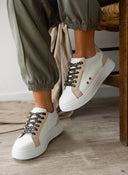 Sneakers flatforms με print στα κορδόνια