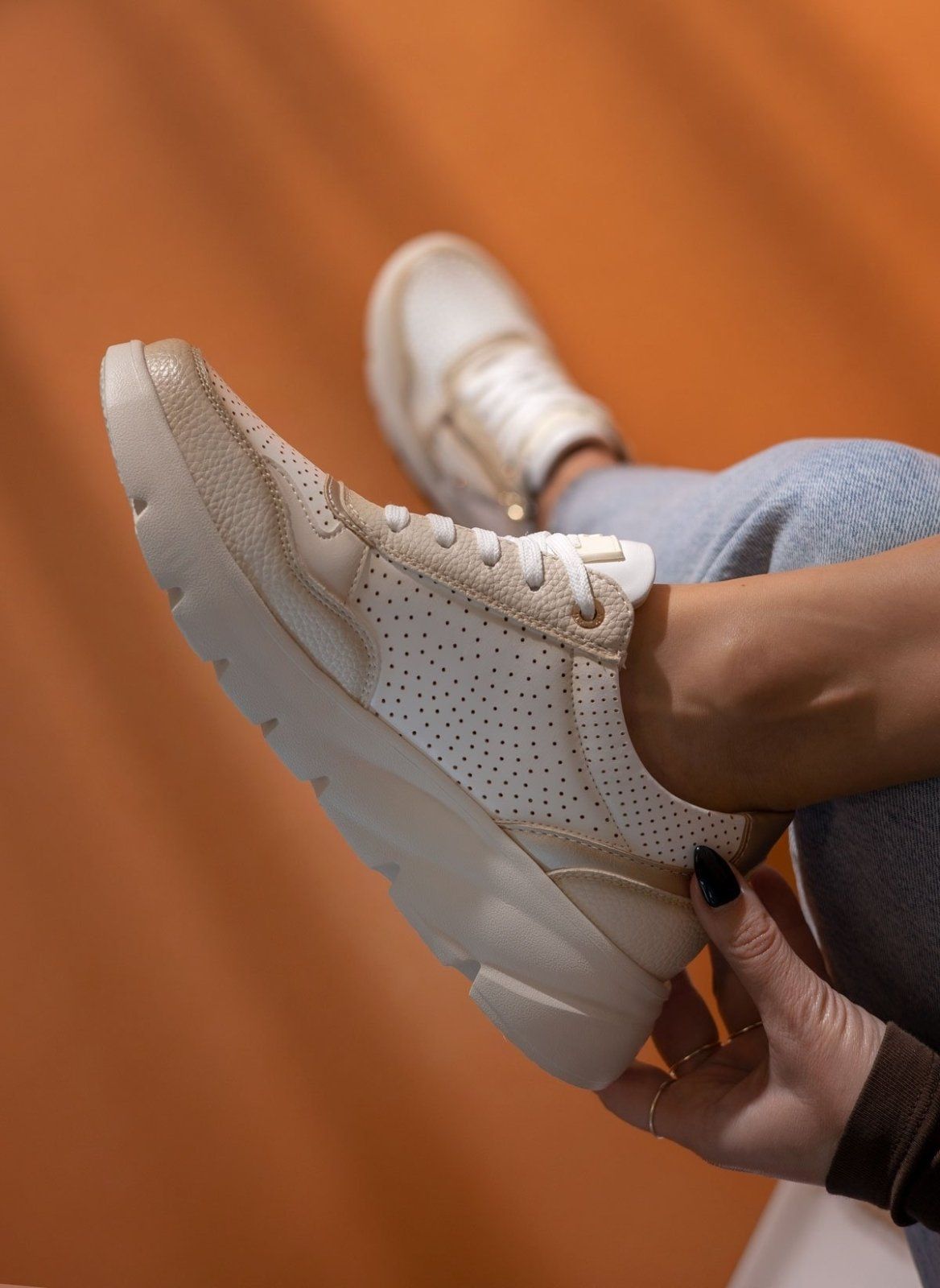 Sneakers με εξωτερικό φερμουάρ Xti 142575 - Μπεζ - thefashionproject.gr - Xti Footwear