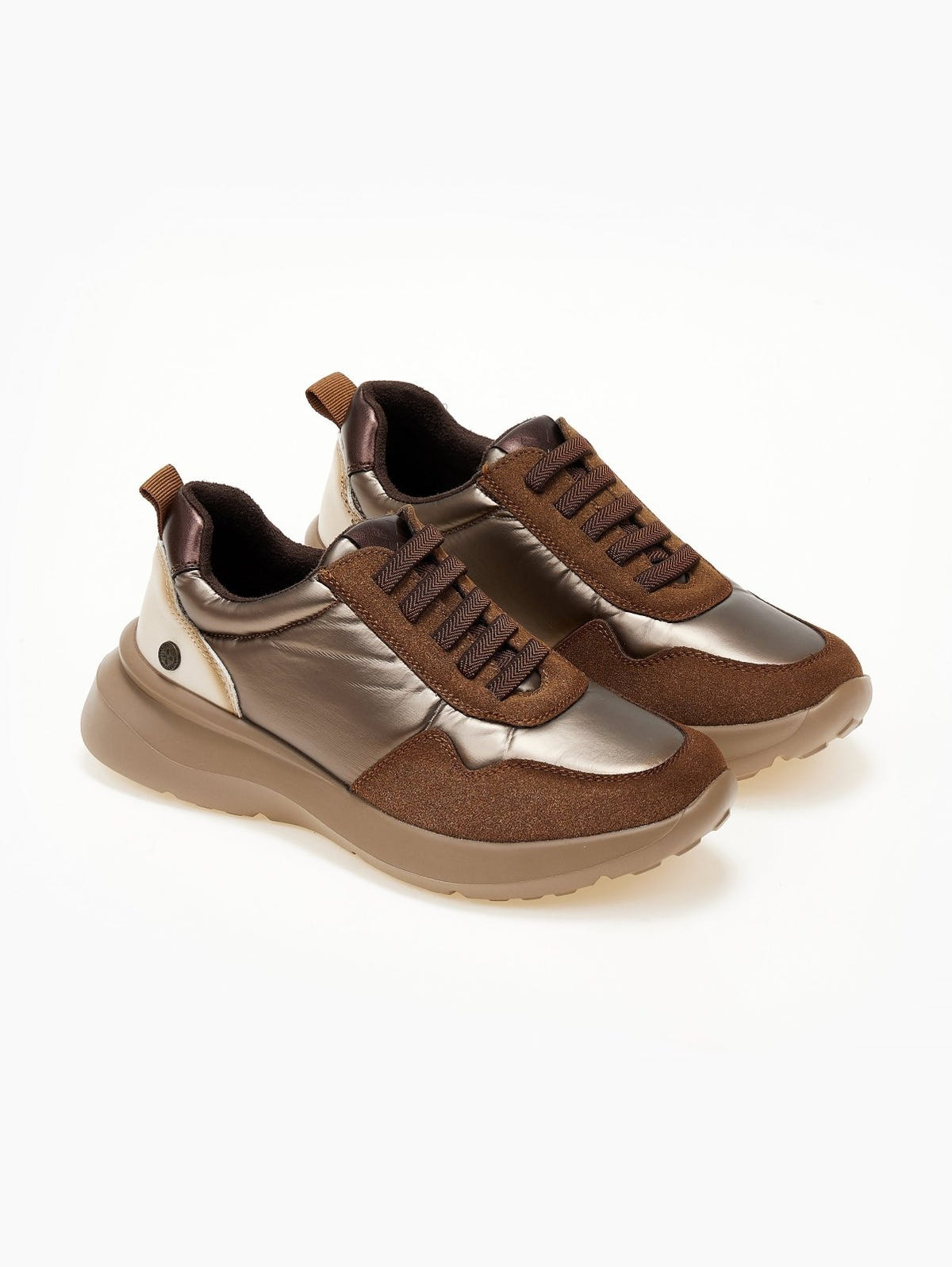Sneakers με γυαλιστερό ύφασμα Xti 143359 - Καφέ - thefashionproject.gr - Xti Footwear