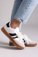 Sneakers με πέρλες και δαντέλα ERYNN - Λευκό/Μαύρο - thefashionproject.gr - ERYNN