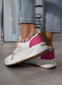 Sneakers με ψηλή σόλα