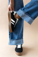 Sneakers με ρίγες Xti 143483 - Μαύρο - thefashionproject.gr - Xti Footwear