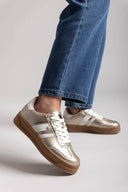 Sneakers με ρίγες Xti 143645 - Χρυσό - thefashionproject.gr - Xti Footwear