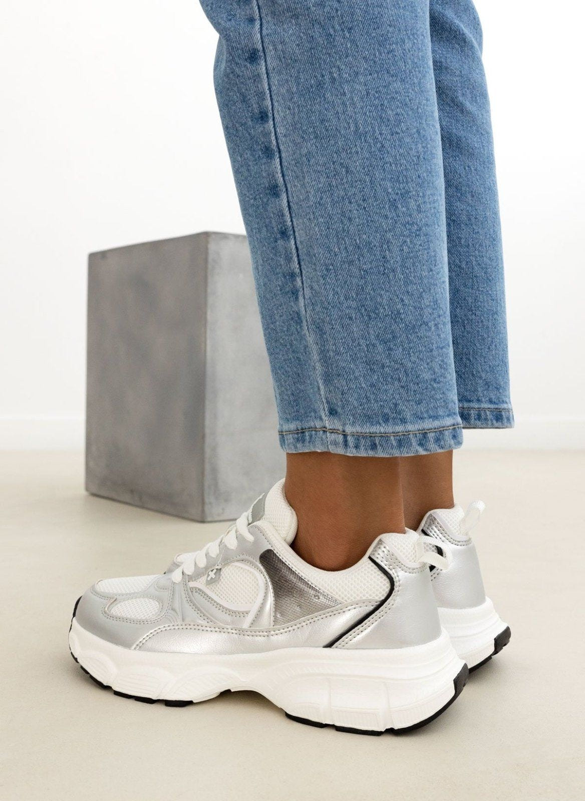 Sneakers σε συνδυασμό υλικών Xti 143260 - Ασημί - thefashionproject.gr - Xti Footwear